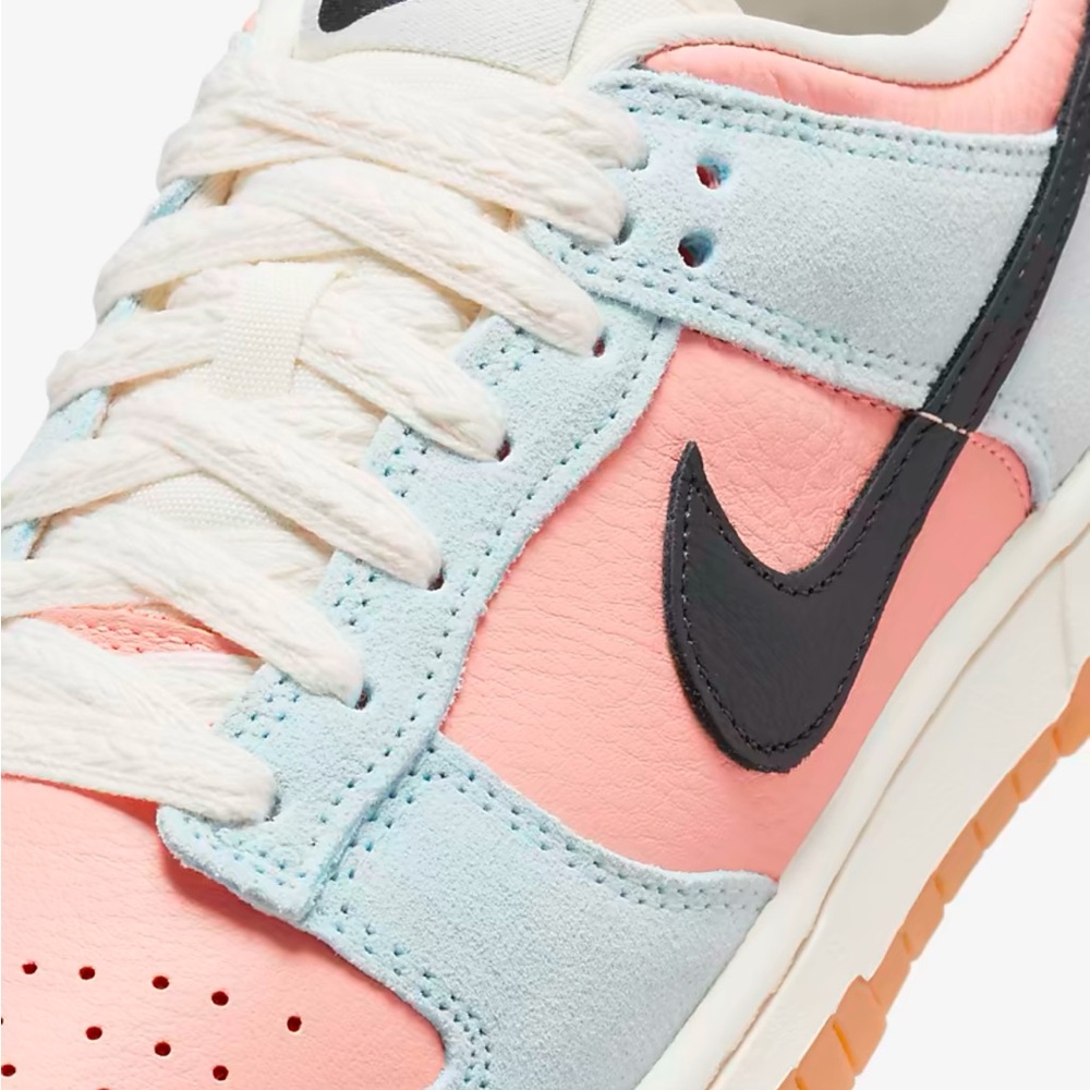 Nike Dunk Low Glacier Blue Pink Gum HJ7341-474  Womens Size 7.5 W - Picture 6 of 6